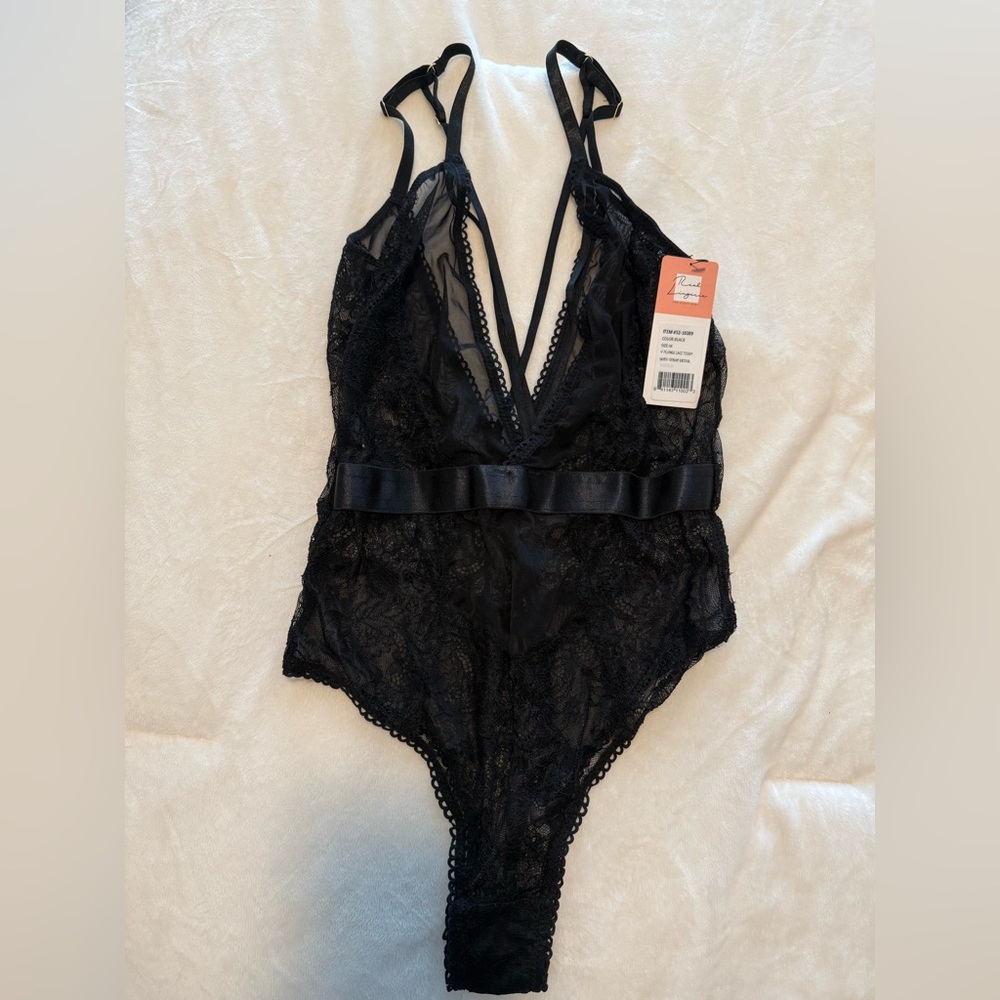 Fashion Nova Black Lace Plunge Teddy with Satin Waist. Size Medium NWT